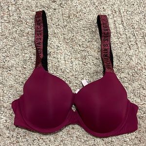 Victoria’s Secret push up bra. Size: 36B.